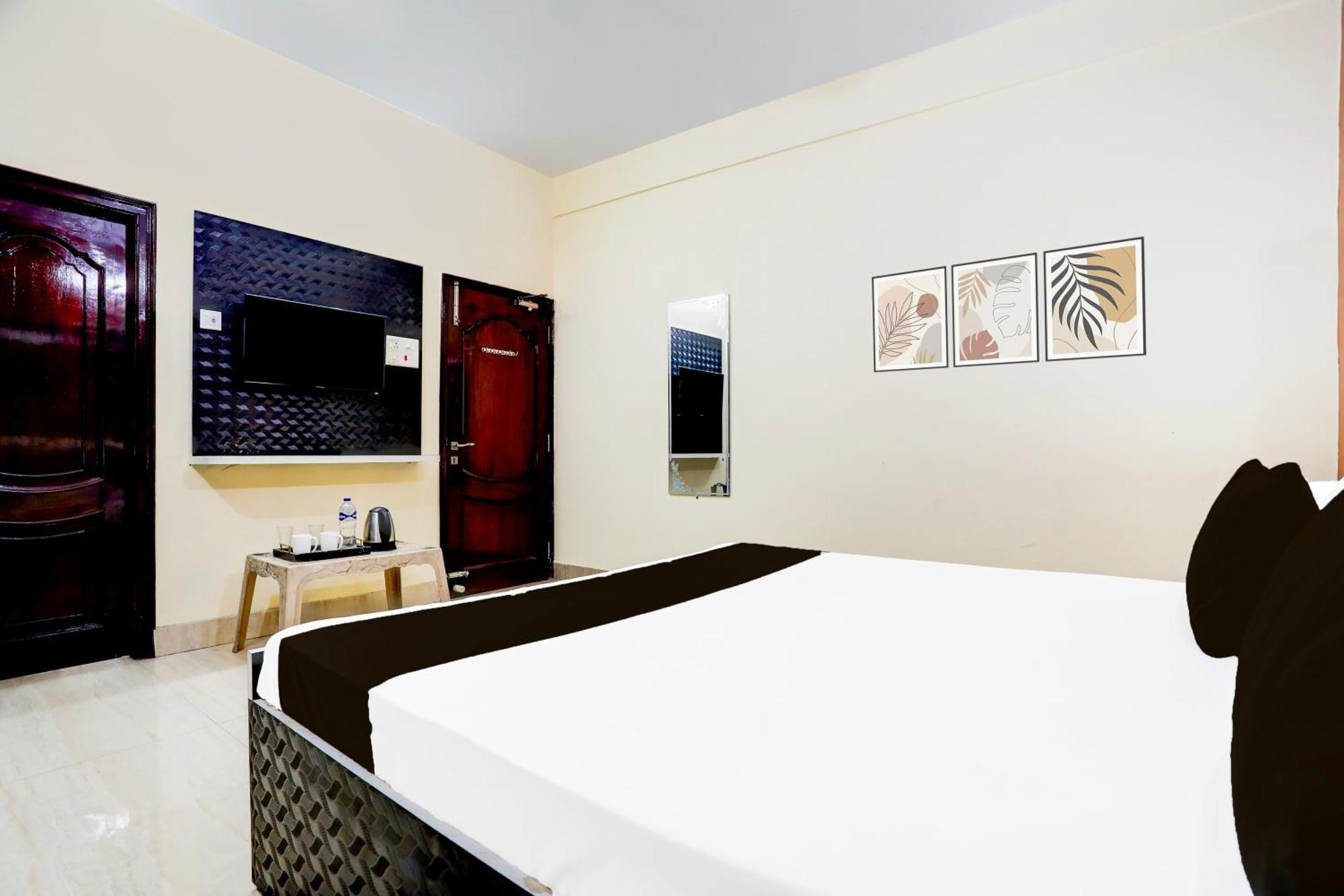 Hotel O R B Palace Bénarès Extérieur photo