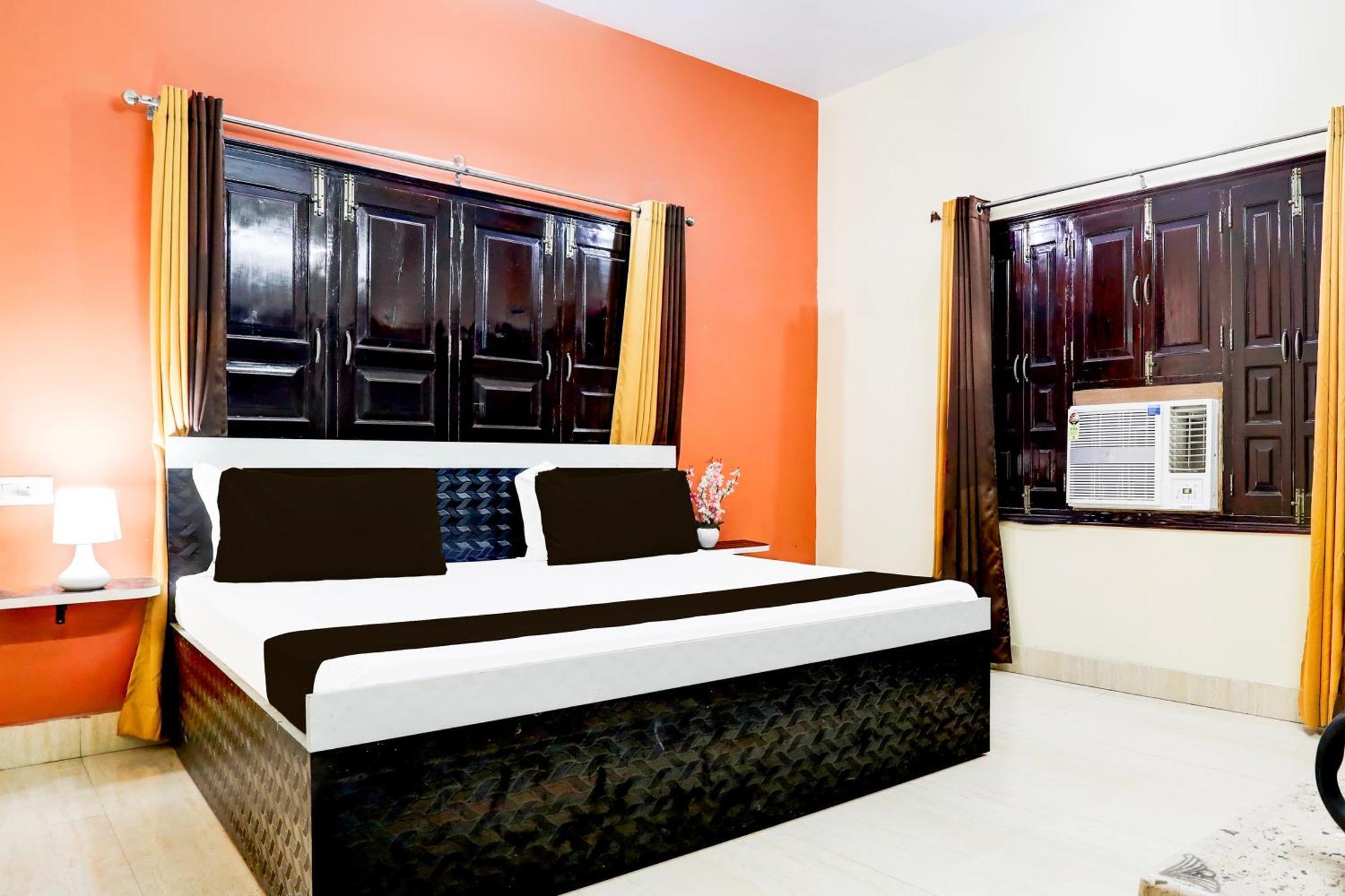 Hotel O R B Palace Bénarès Extérieur photo