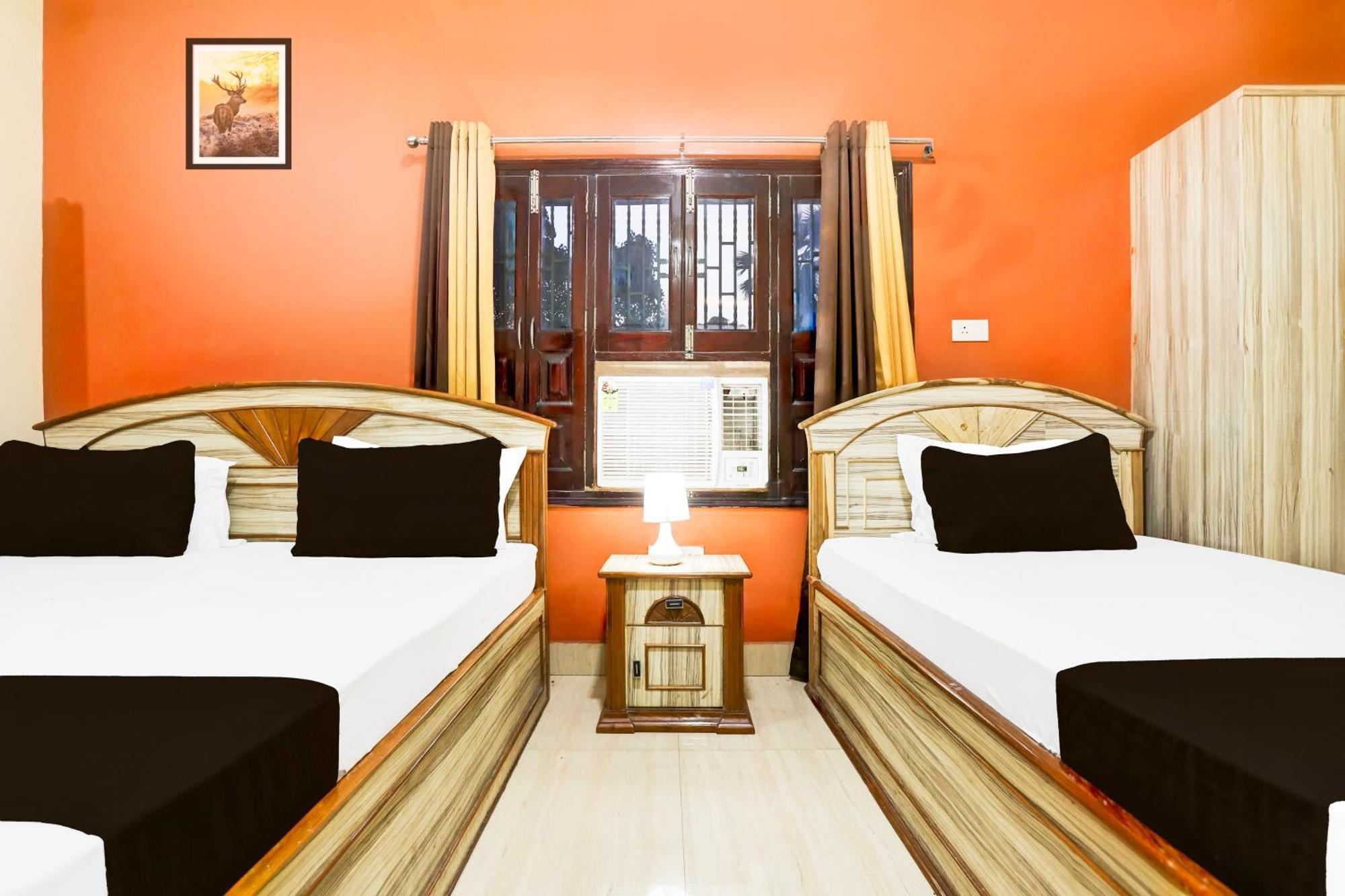 Hotel O R B Palace Bénarès Extérieur photo